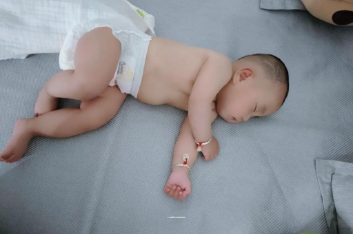 姜堰三个月宝宝抬头不稳